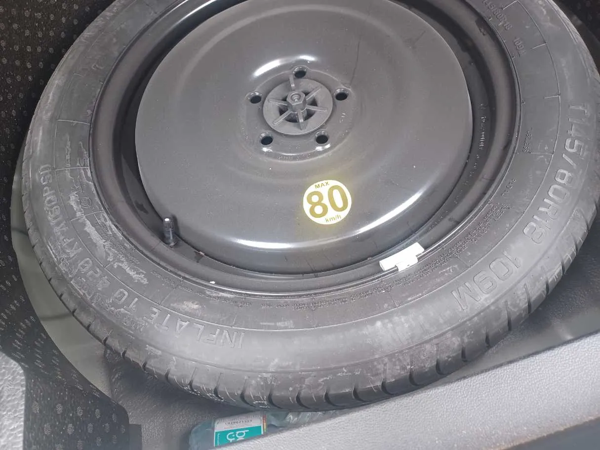 Car image 23