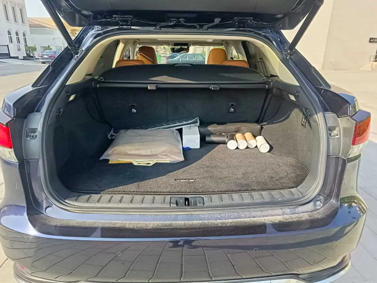 Car image 33