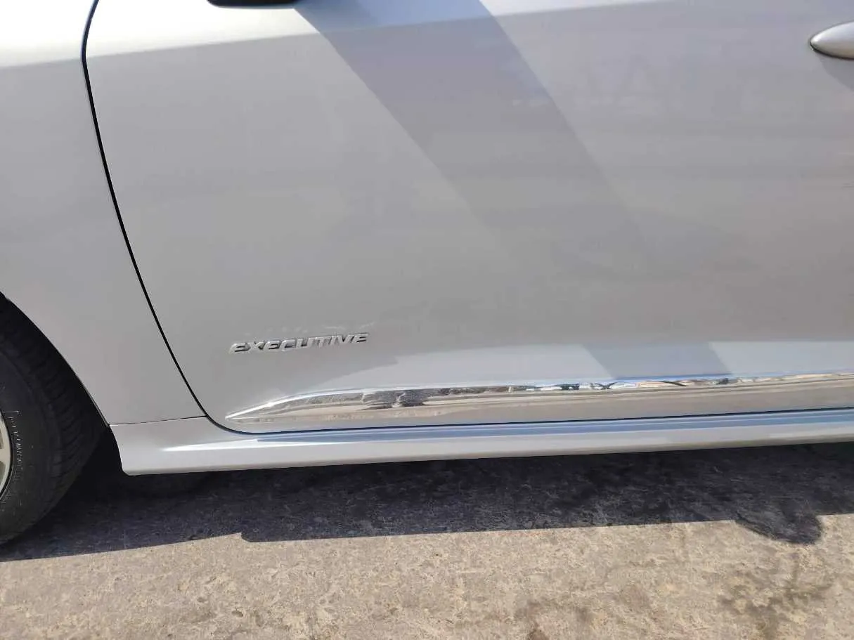 Car image 46