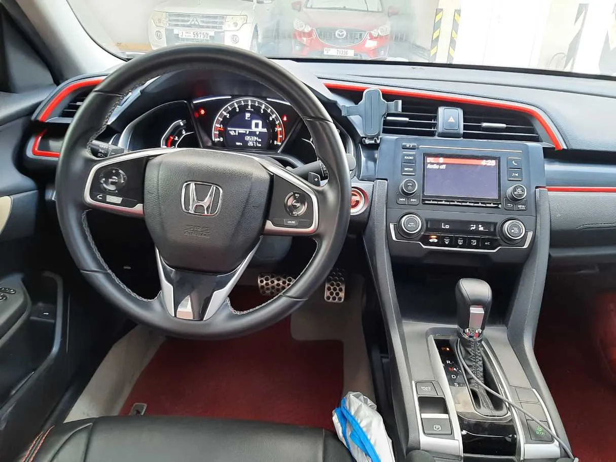 Car image 13