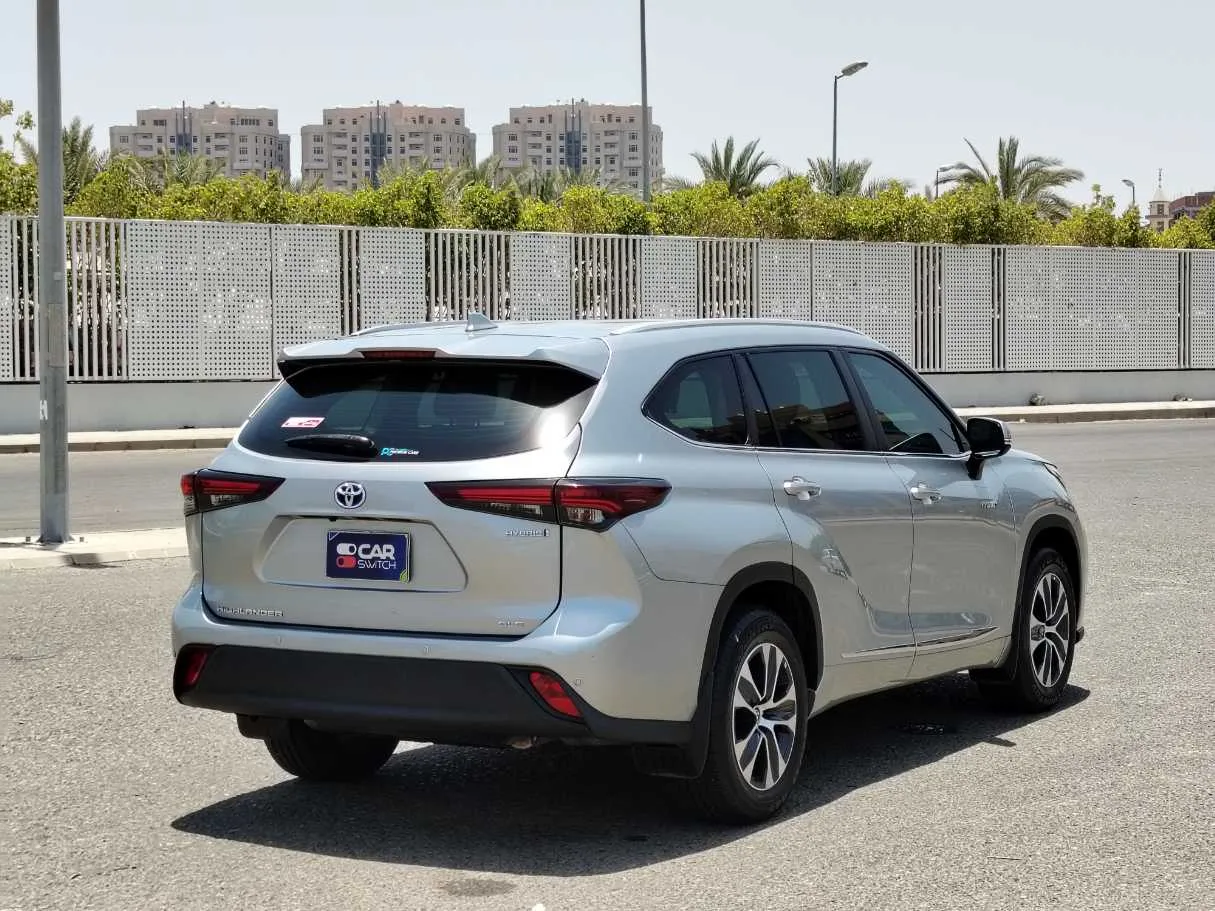 Car image 5
