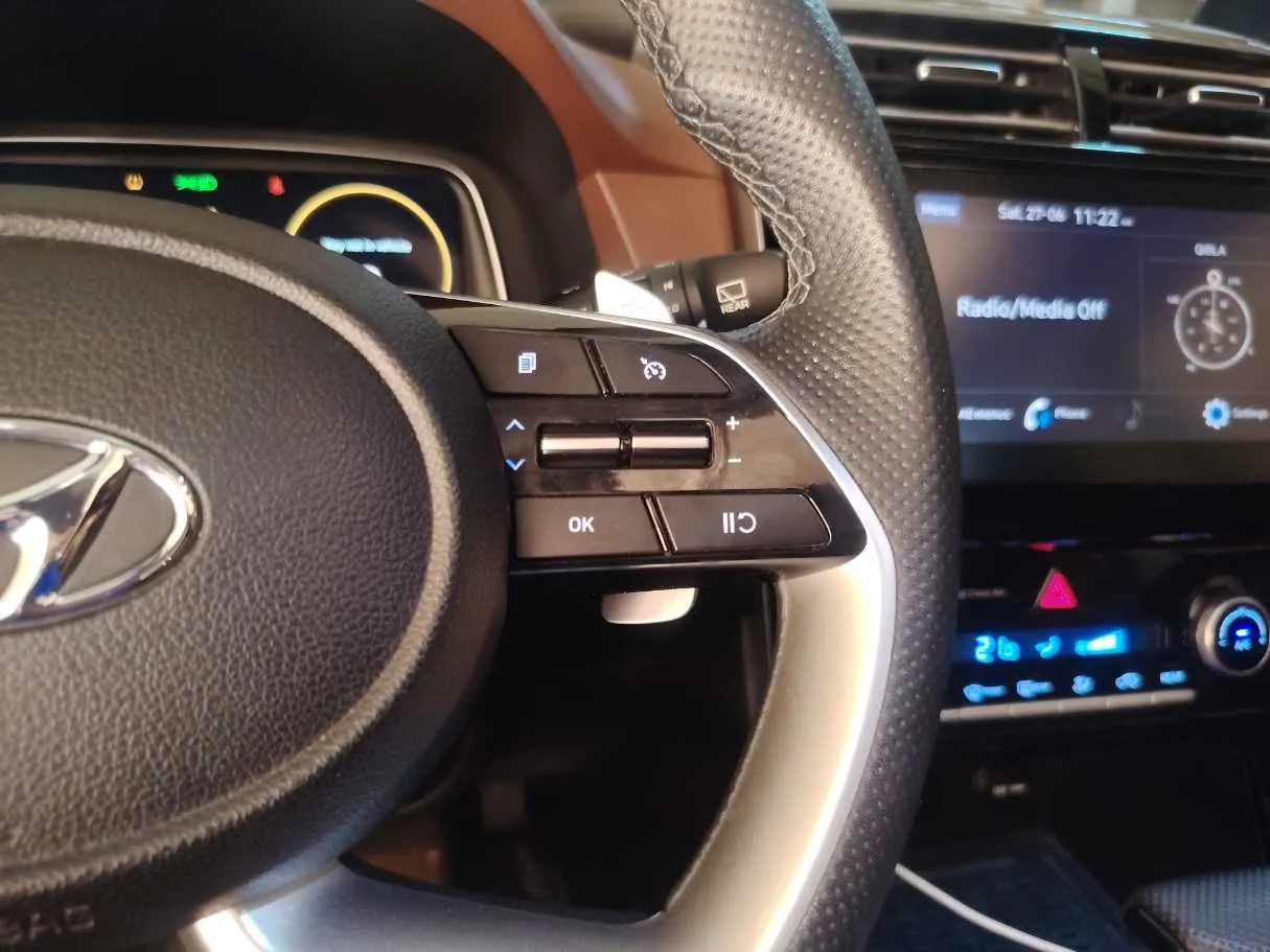 Car image 27
