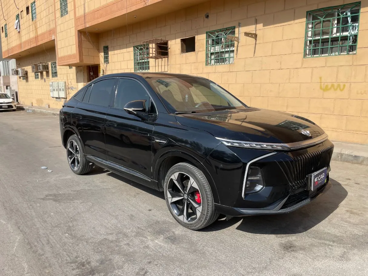 Car image 3