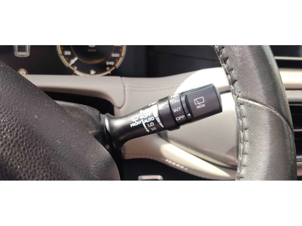Car image 28
