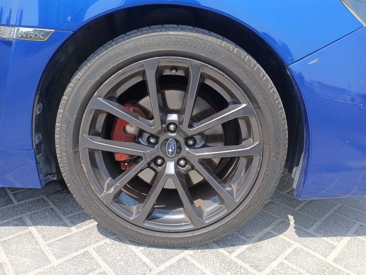Car image 9