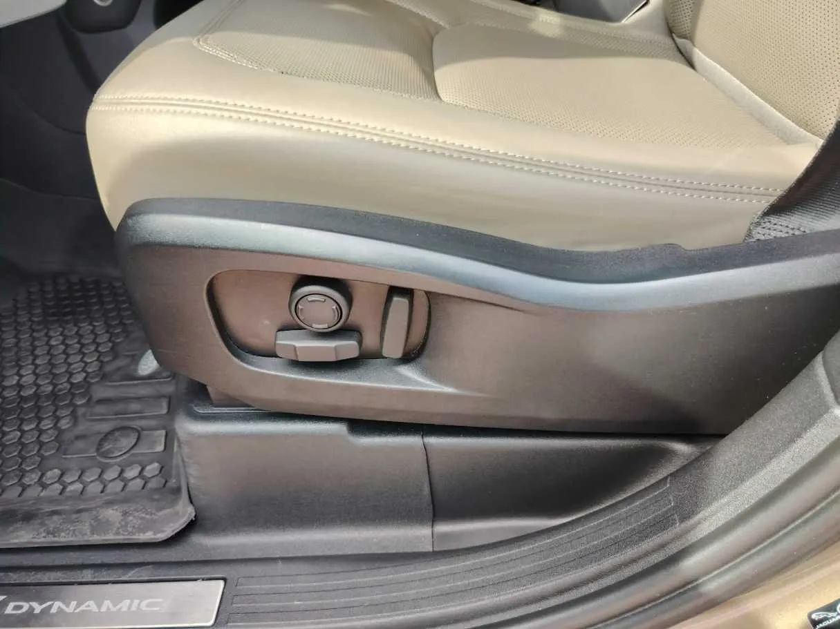 Car image 41