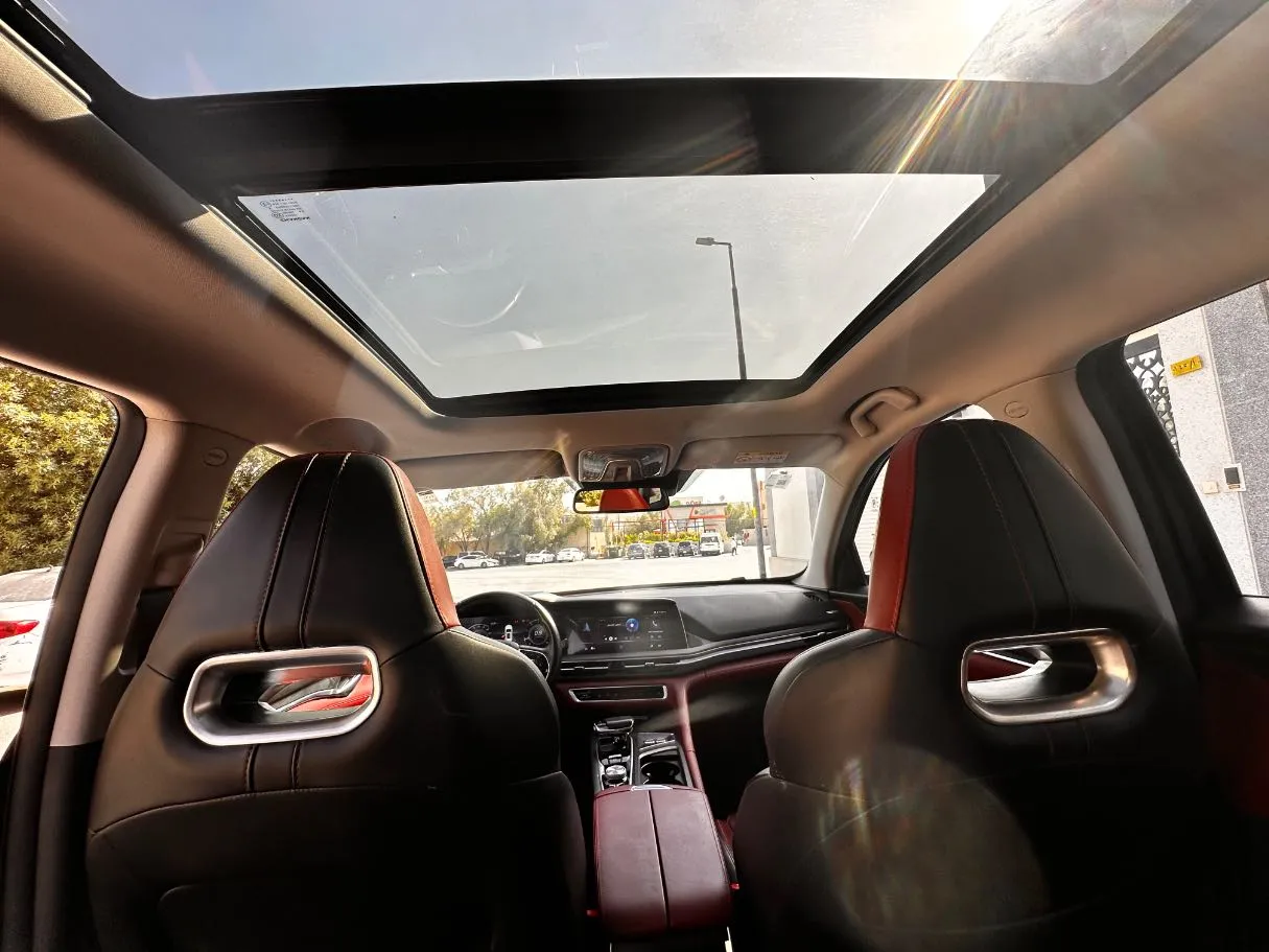 Car image 16