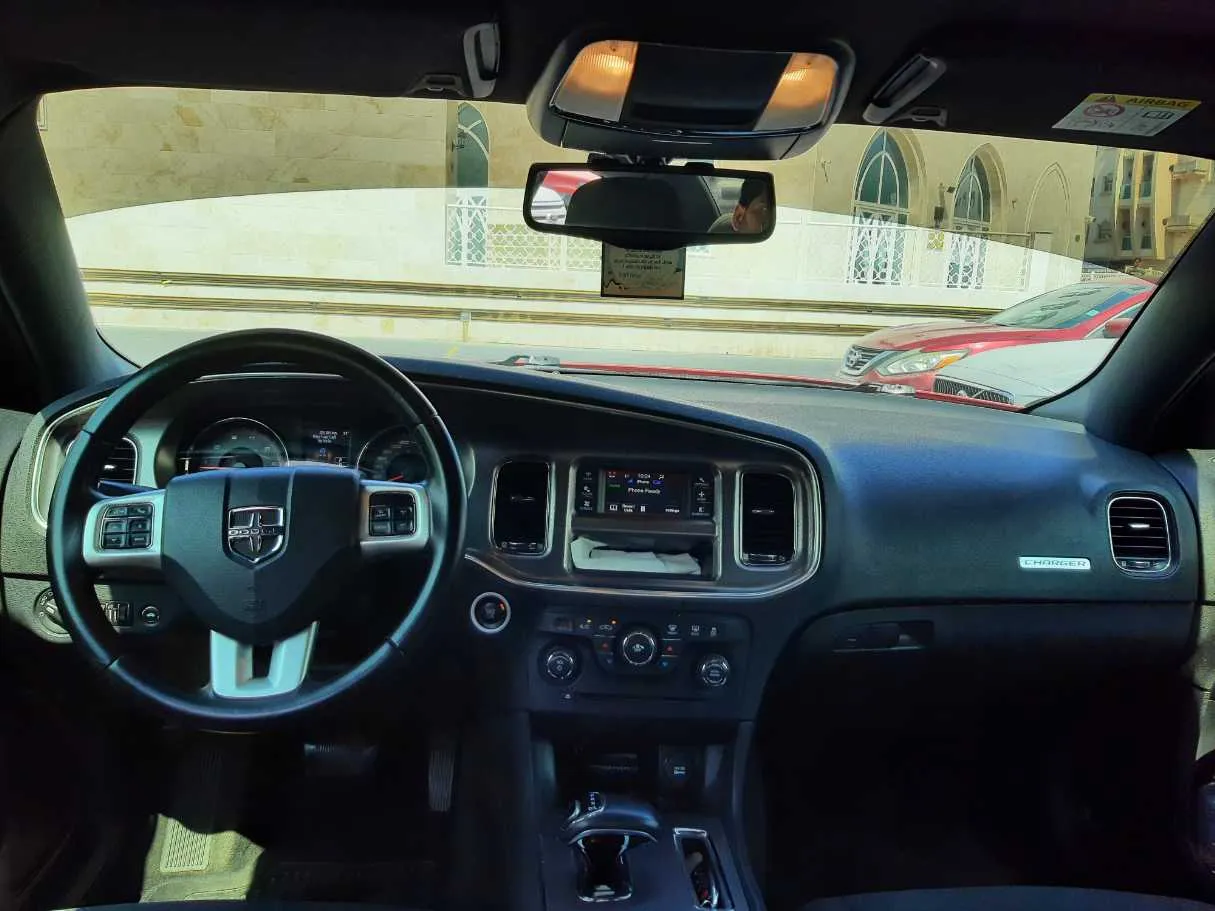 Car image 16