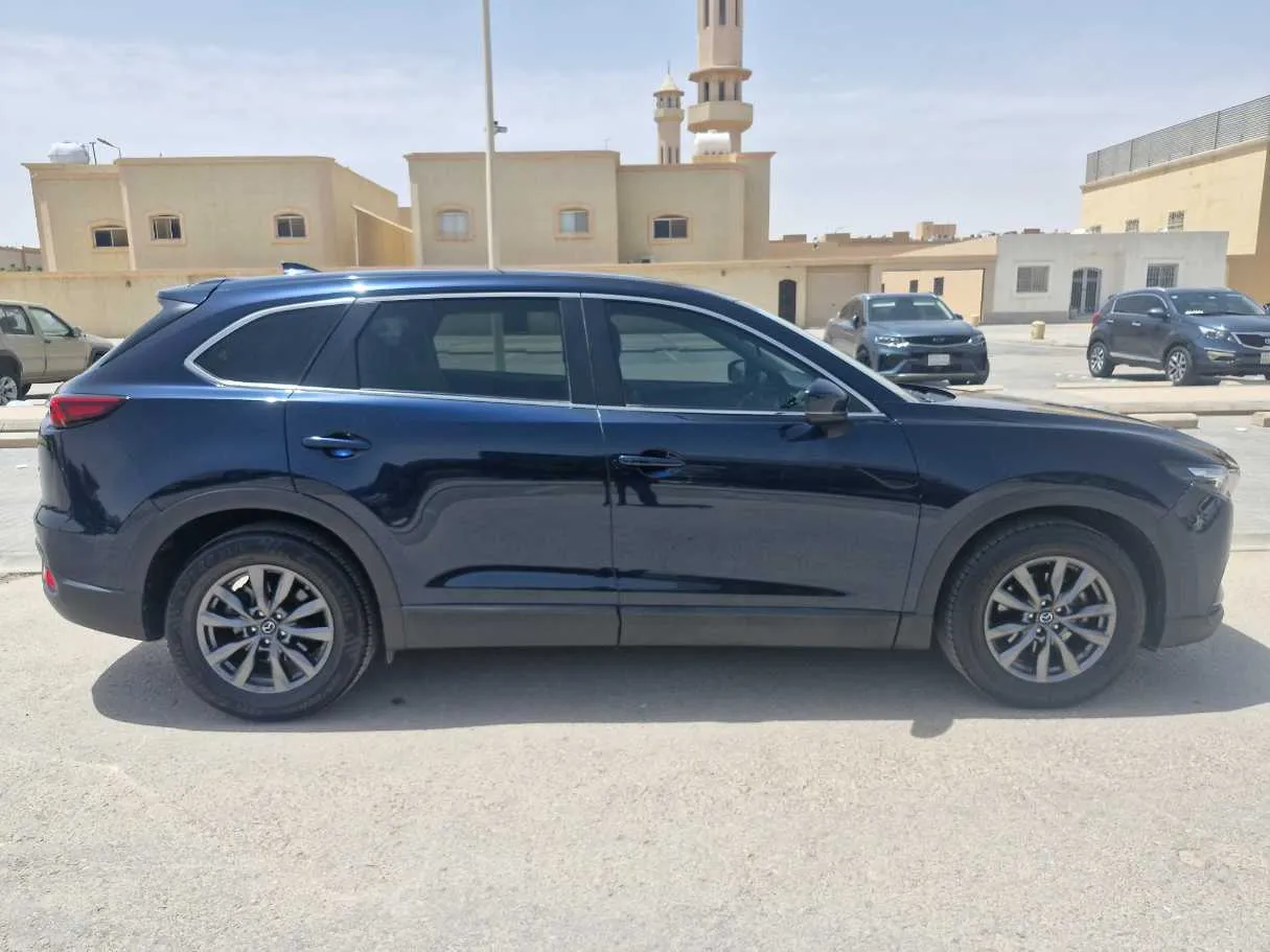 Car image 4