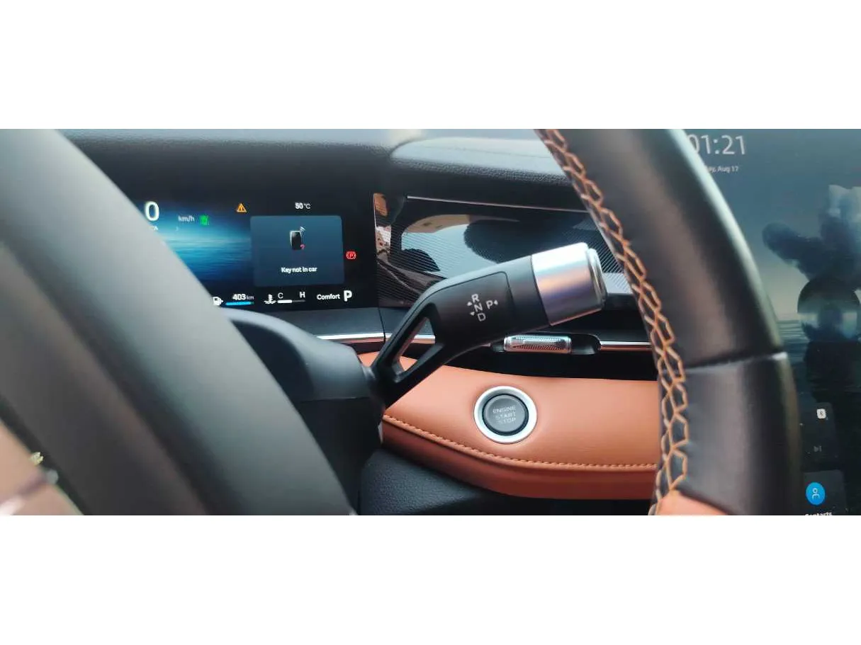 Car image 26