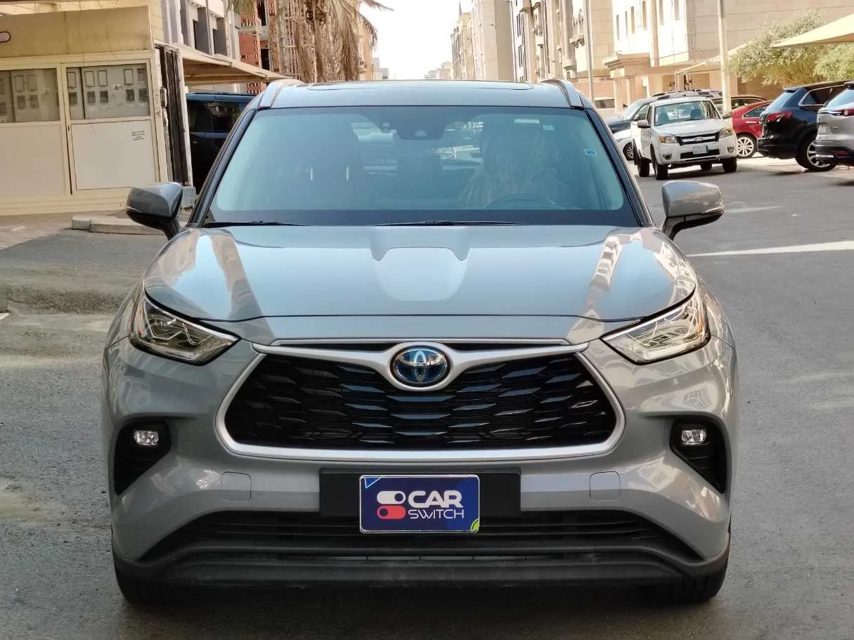 Car image 2