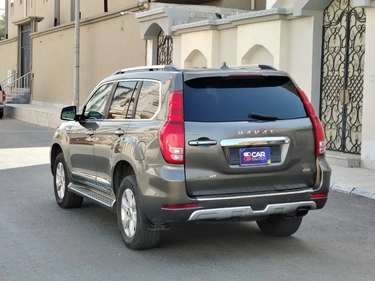 Car image 7