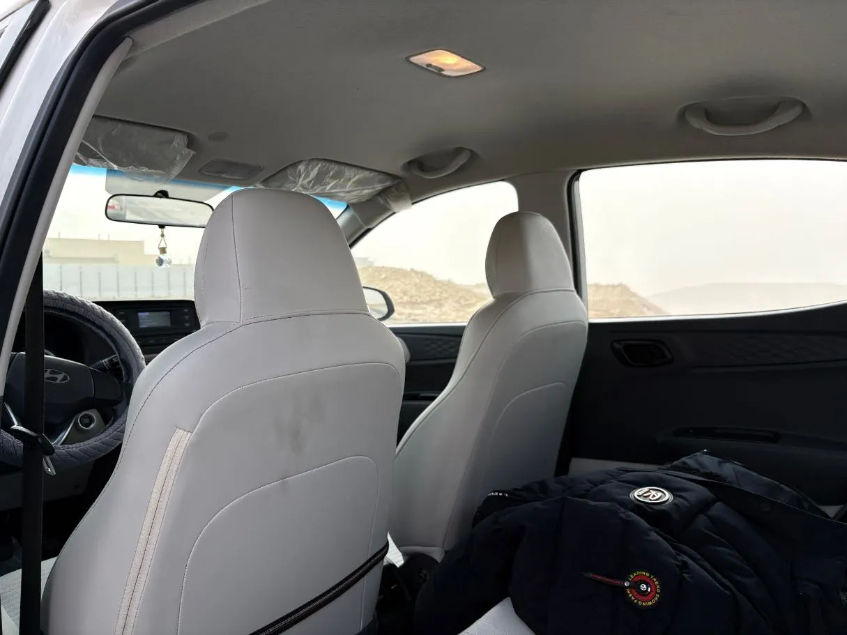 Car image 17