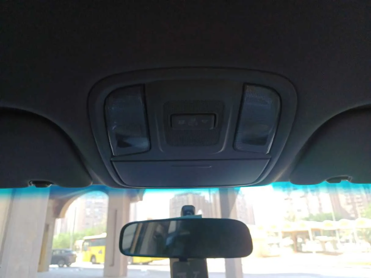 Car image 20