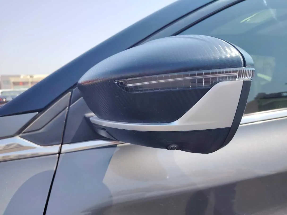 Car image 32