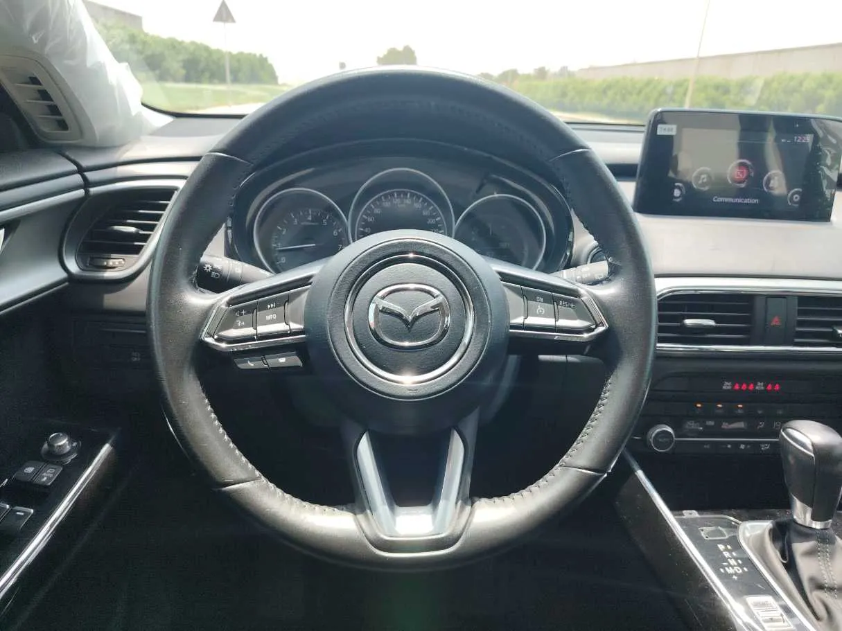 Car image 24