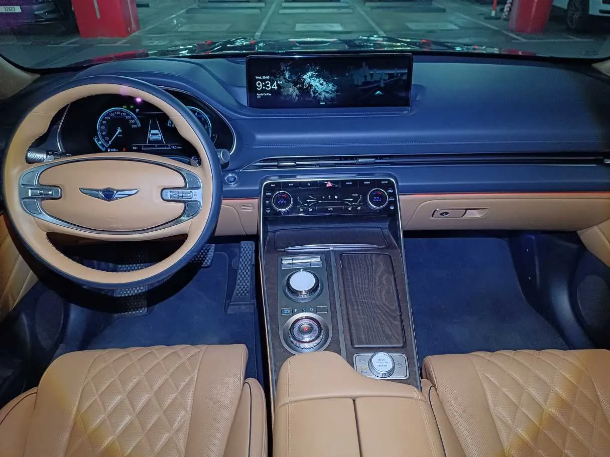 Car image 15
