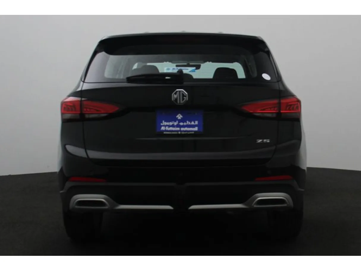 Car image 12