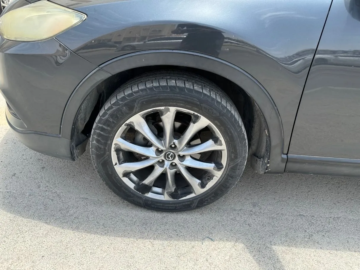 Car image 9