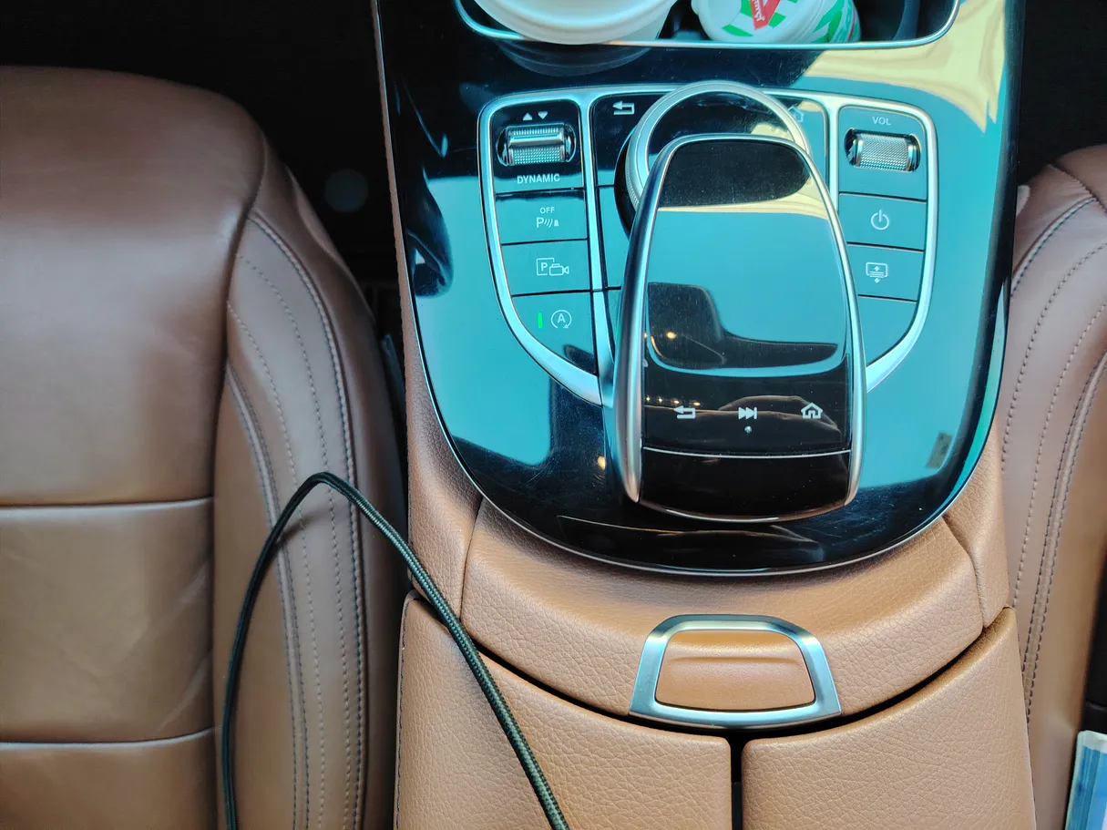 Car image 14