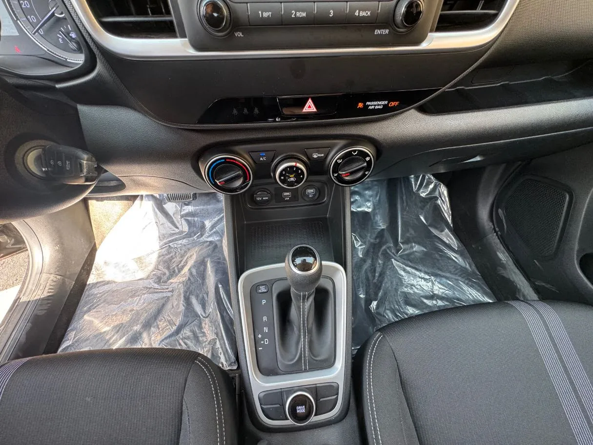 Car image 16