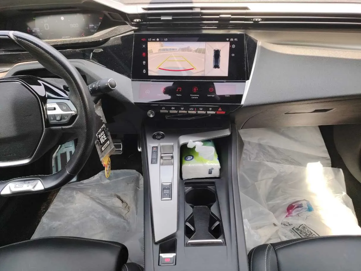 Car image 20
