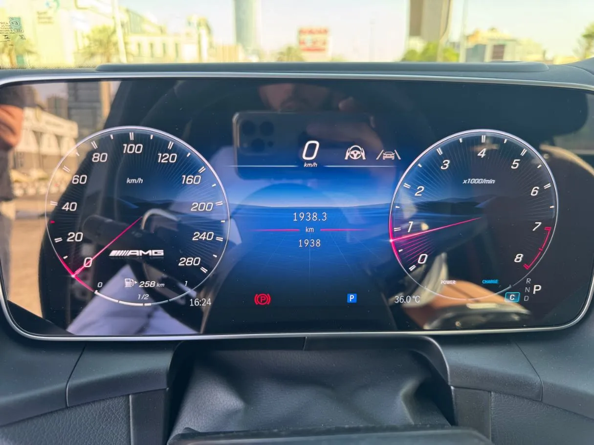 Car image 19