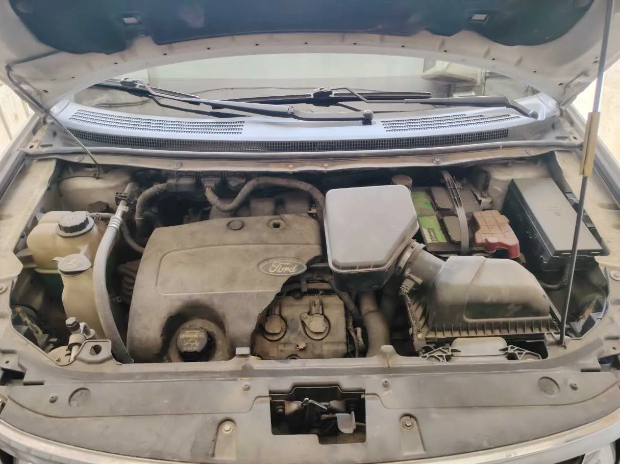 Car image 30