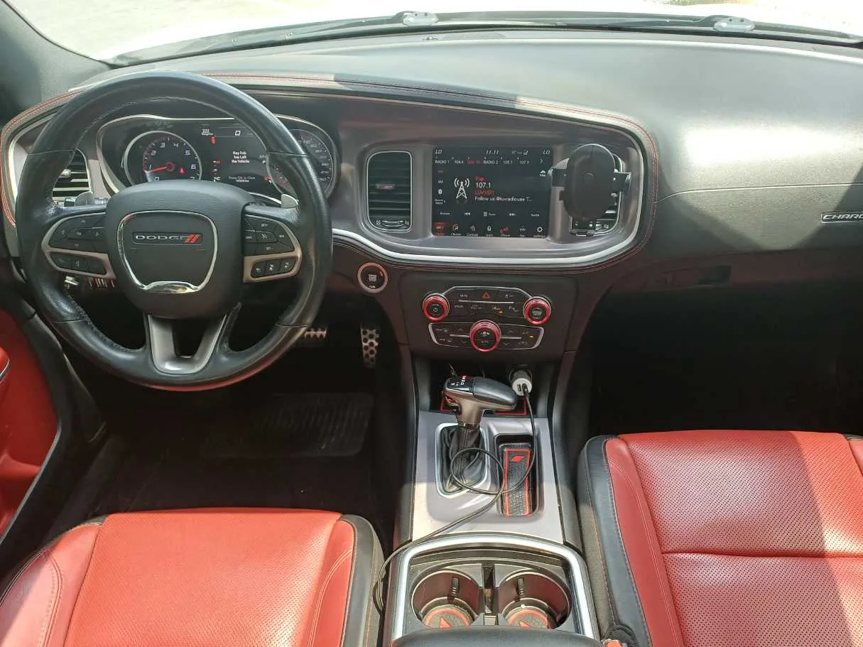 Car image 15