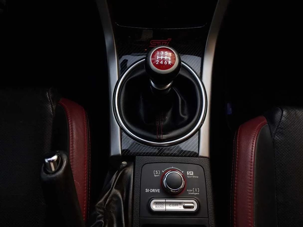 Car image 16