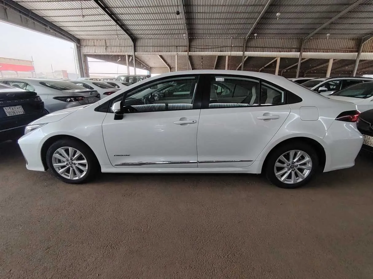 Car image 8