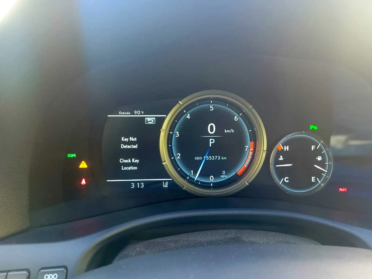Car image 30
