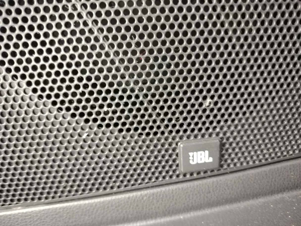 Car image 38