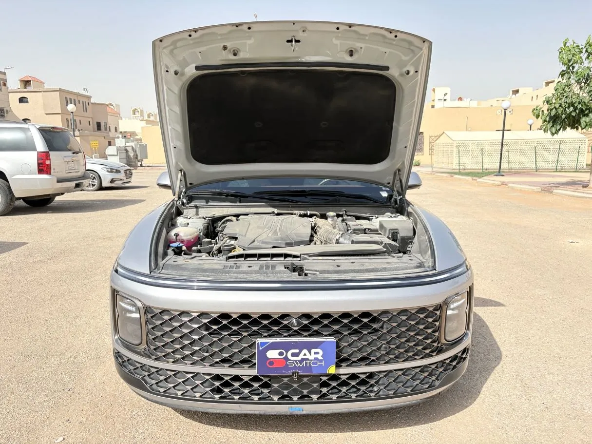 Car image 30