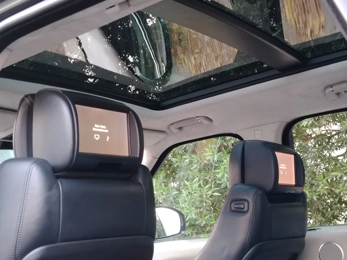 Car image 17