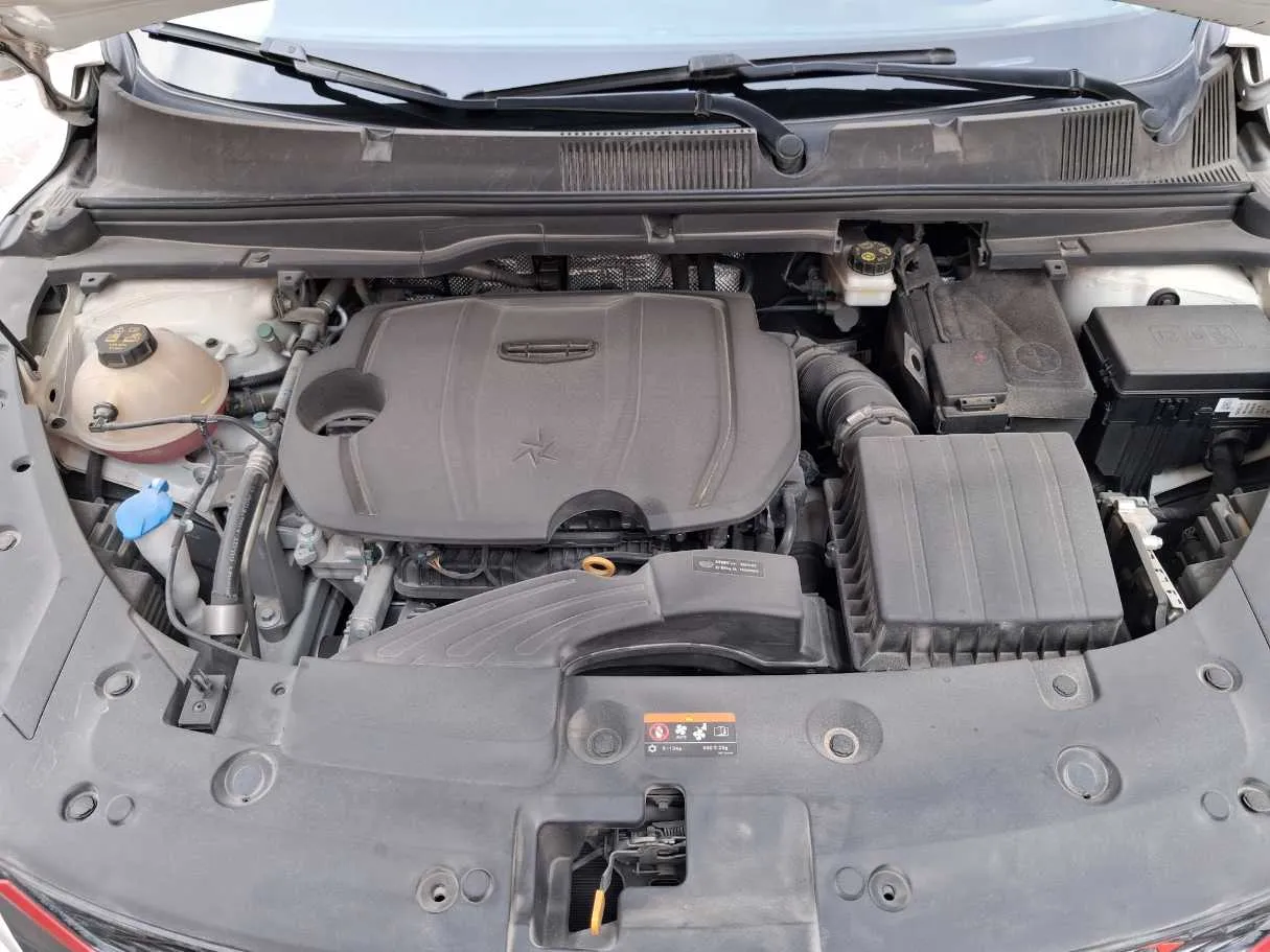 Car image 19