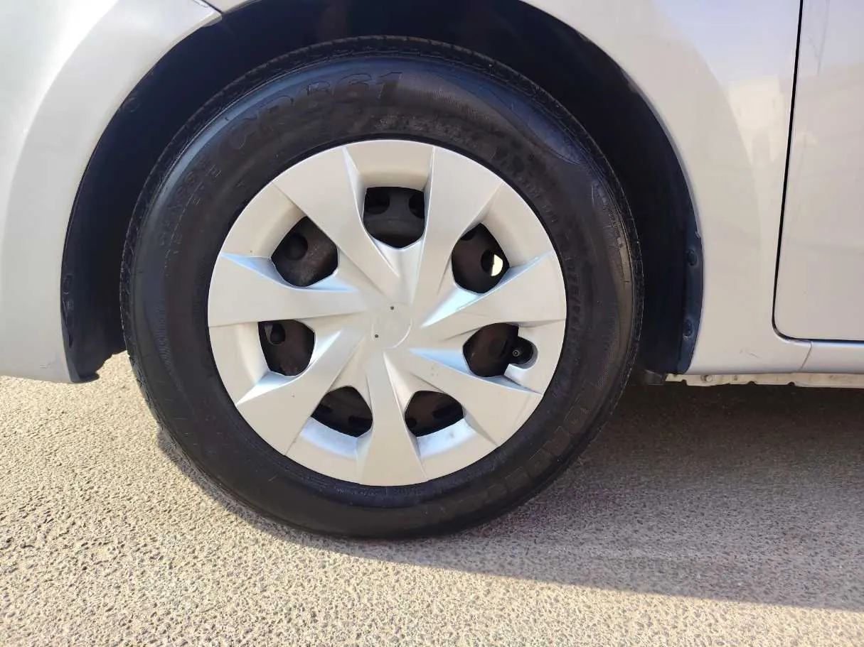 Car image 10