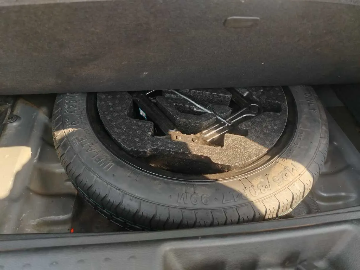 Car image 42