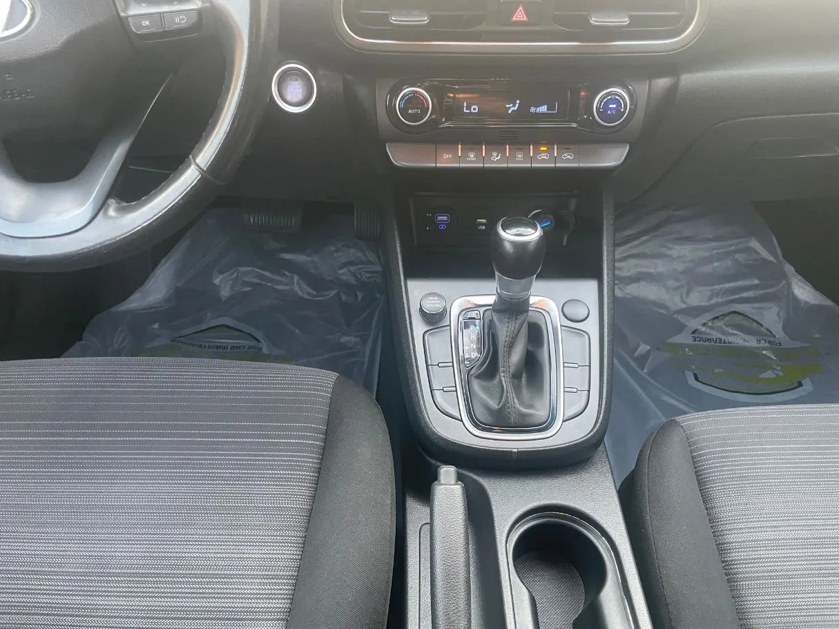 Car image 19