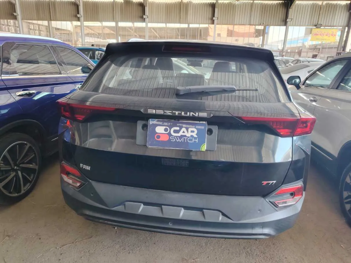 Car image 6