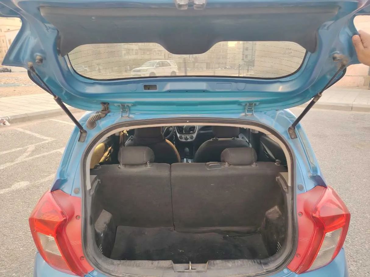 Car image 24