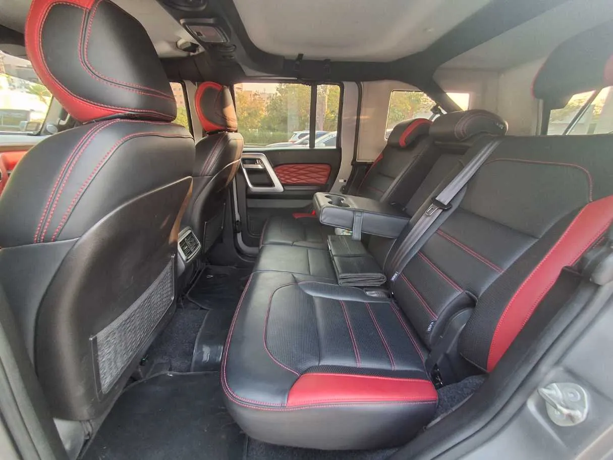 Car image 13
