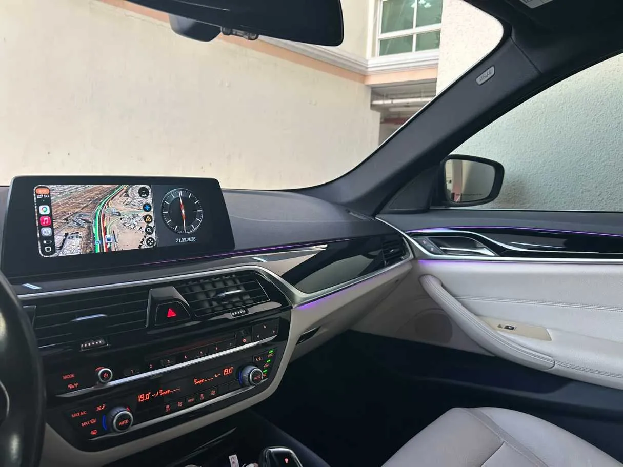 Car image 26