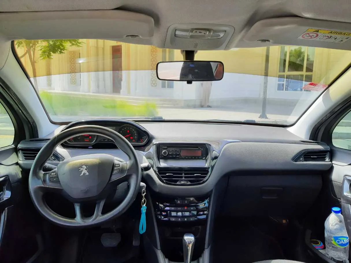 Car image 15