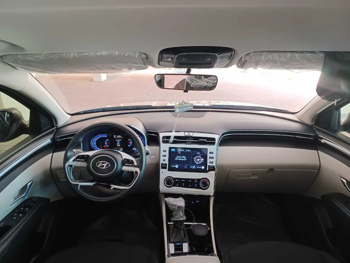 Car image 13