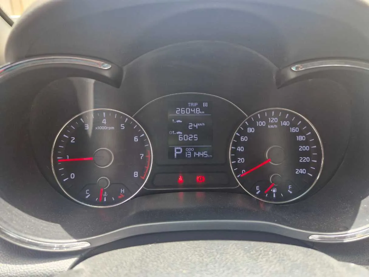 Car image 19