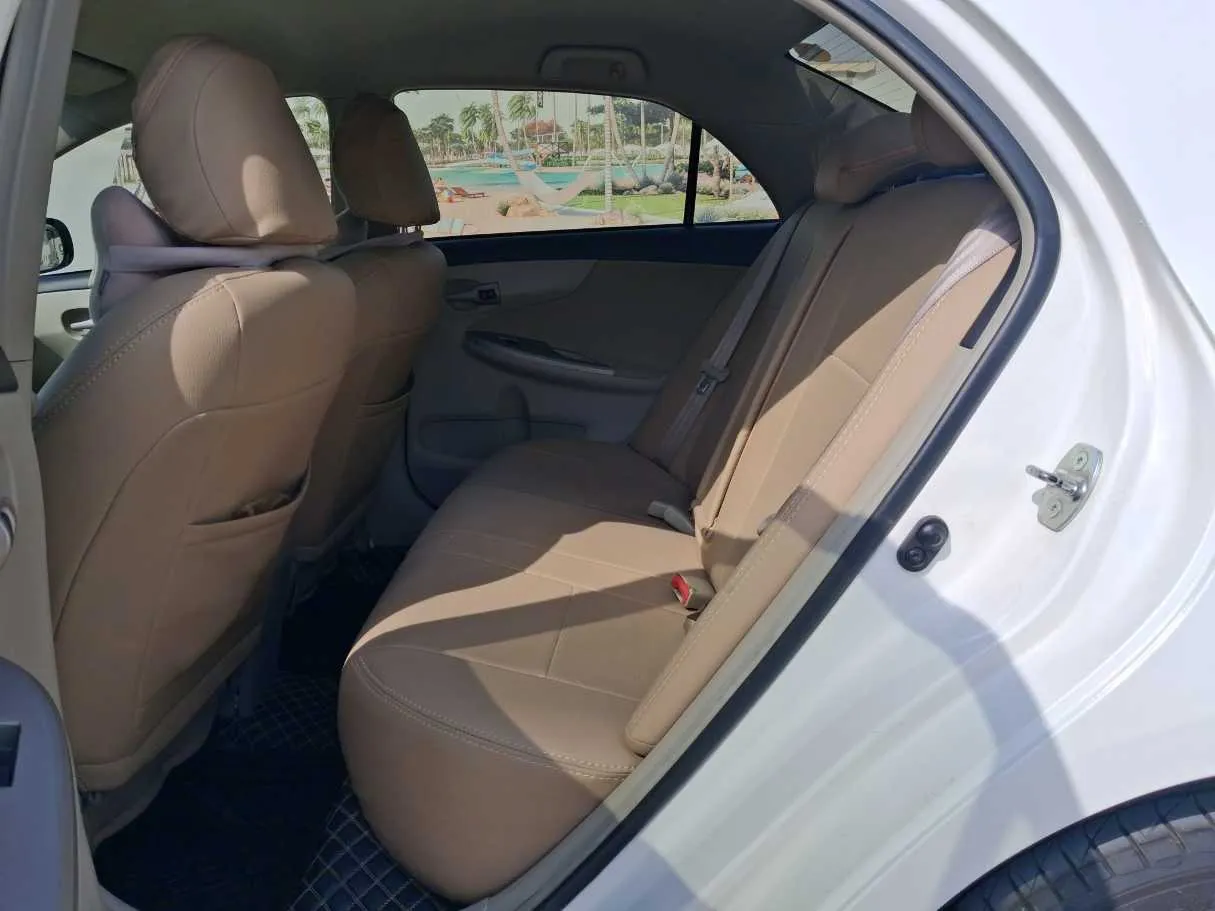 Car image 13