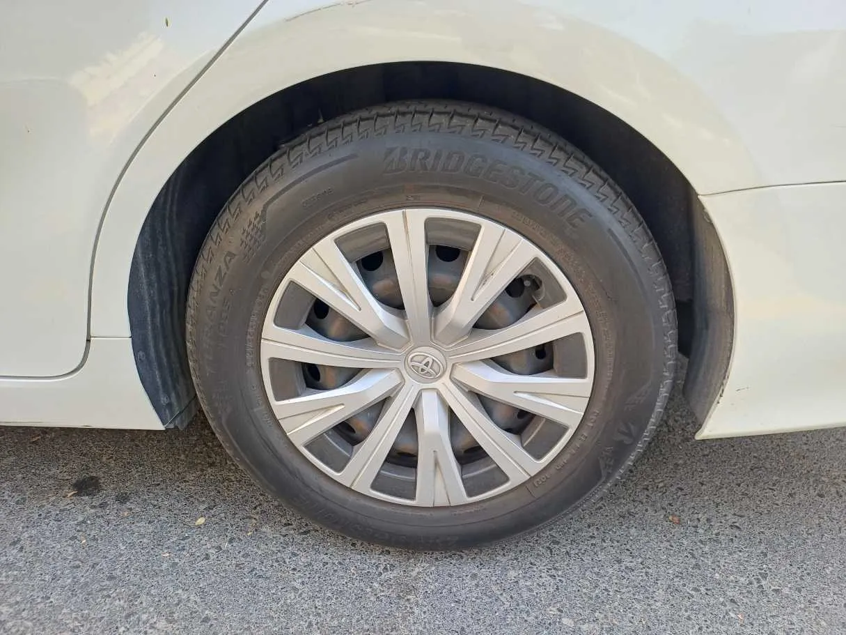 Car image 9