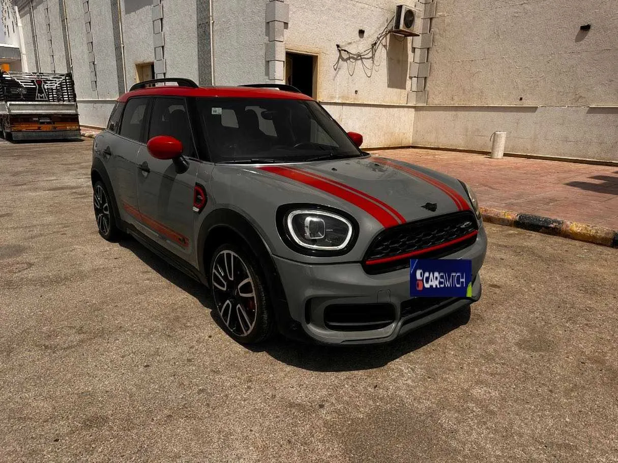 Car image 3