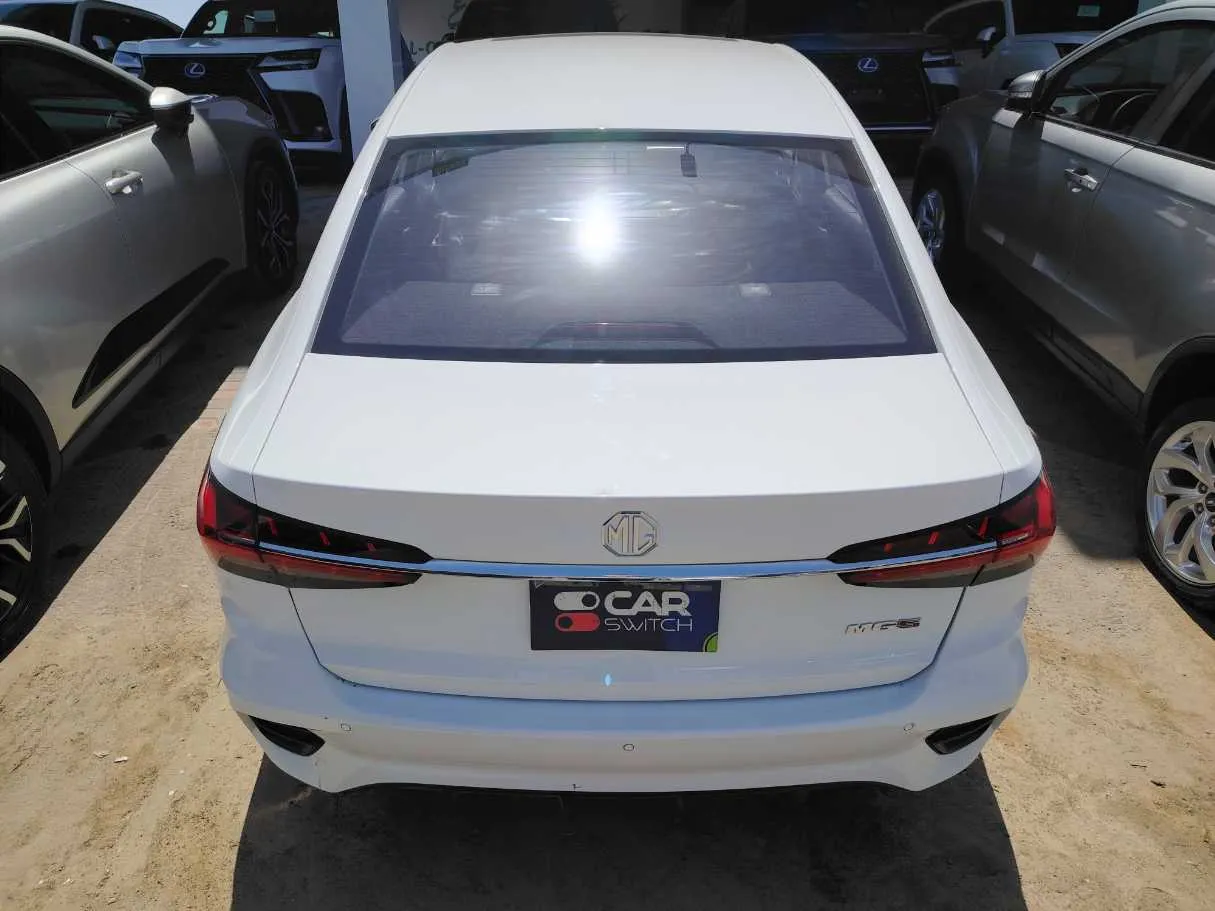 Car image 6